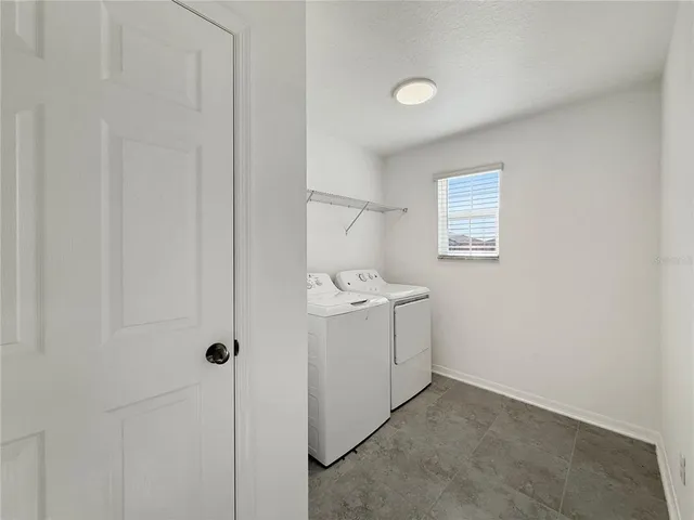 $2,100 | 3023 Adams Cross Drive, Zephyrhills, FL 33540