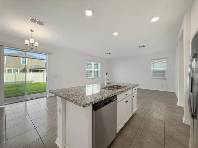 $2,100 | 3023 Adams Cross Drive, Zephyrhills, FL 33540