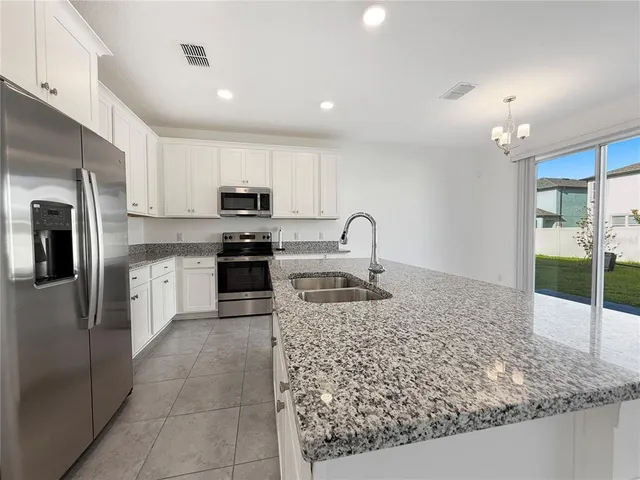 $2,100 | 3023 Adams Cross Drive, Zephyrhills, FL 33540