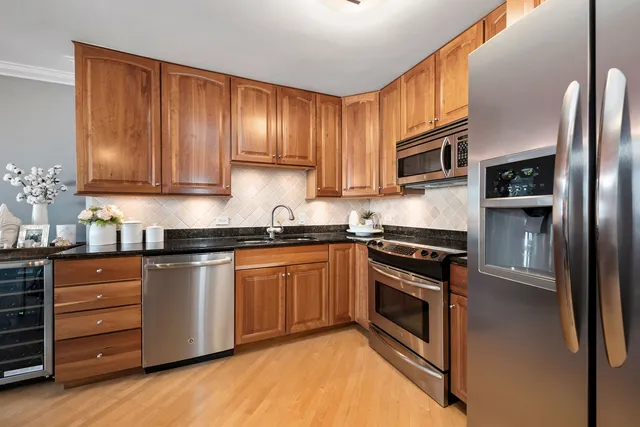 $2,900 | 1030 North State Street, Unit 27C, Chicago, IL 60610