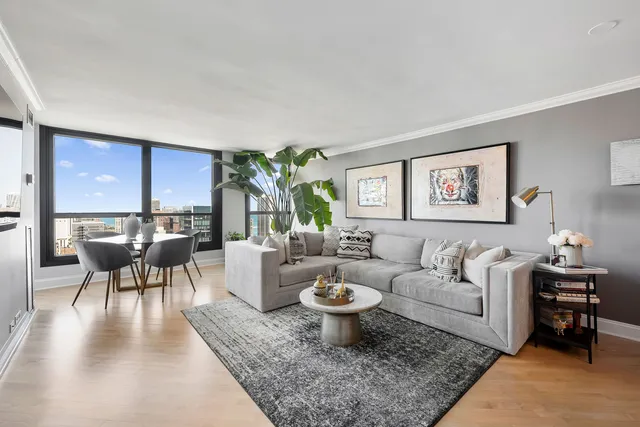 $2,900 | 1030 North State Street, Unit 27C, Chicago, IL 60610