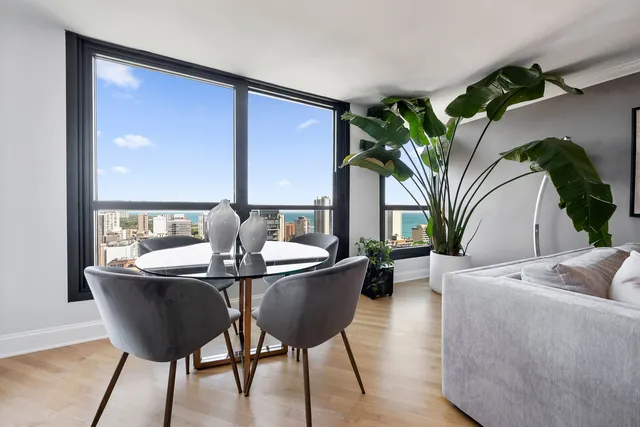 $2,900 | 1030 North State Street, Unit 27C, Chicago, IL 60610