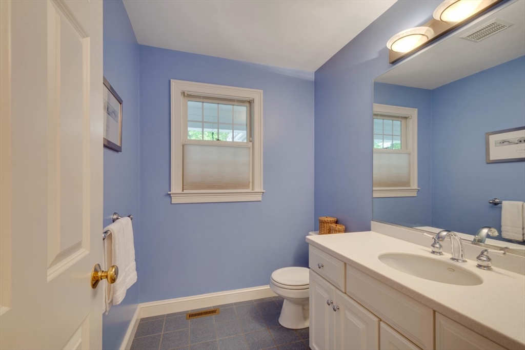 96 Richdale Road Needham, MA 02494 - Photo 20 of 41