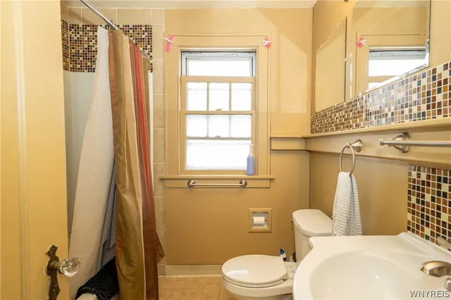 $289,999 | 300 Windermere Boulevard, Amherst, NY 14226