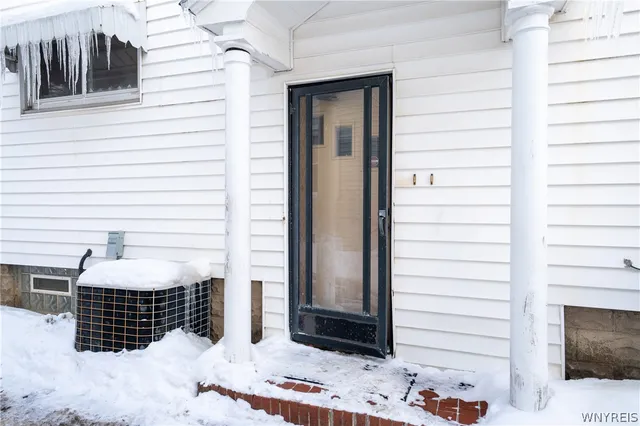 $289,999 | 300 Windermere Boulevard, Amherst, NY 14226