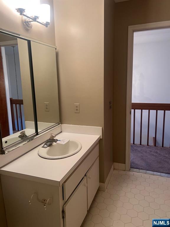 599 Apache Court Mahwah, NJ 07430 - Photo 13 of 19