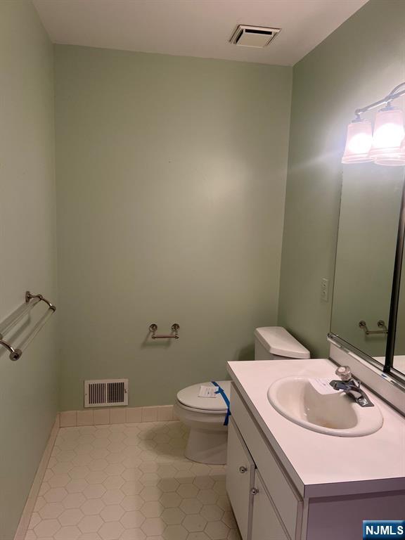 599 Apache Court Mahwah, NJ 07430 - Photo 15 of 19