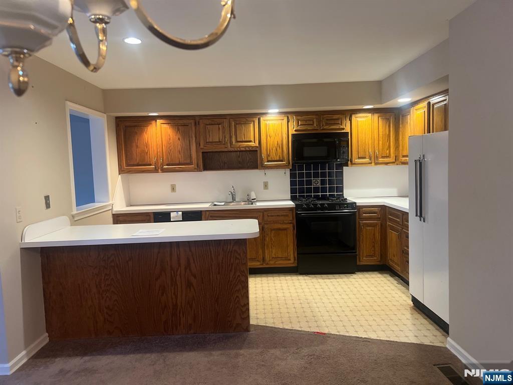 599 Apache Court Mahwah, NJ 07430 - Photo 5 of 19