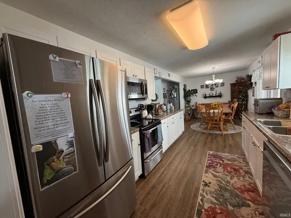 $260,000 | 8000 South Hickory Lane, Daleville, IN 47334