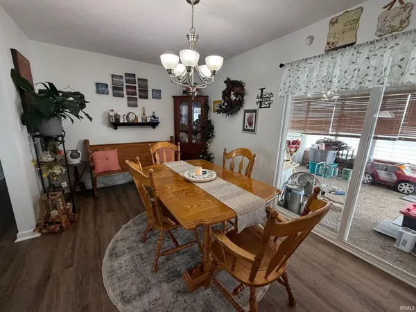 $260,000 | 8000 South Hickory Lane, Daleville, IN 47334