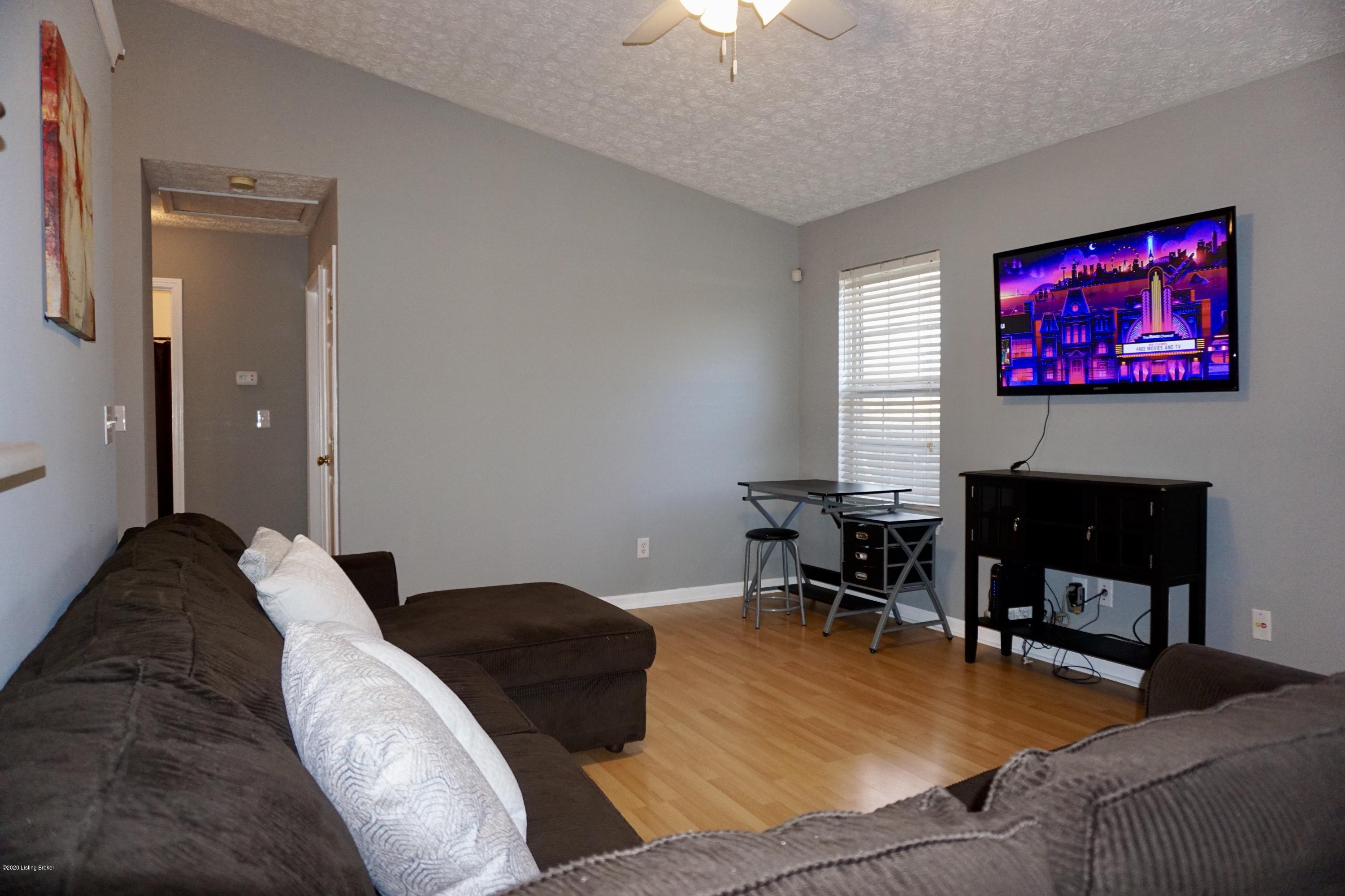 9709 Brooks Bend Road Louisville, KY 40258 - Photo 16 of 23 DSC04346