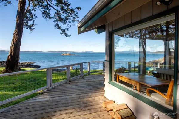 $1,215,000 | 837 Cape Drive, Friday Harbor, WA 98250