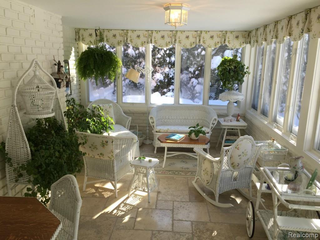 1003 Bishop Road Grosse Pointe, MI 48230 - Photo 16 of 40 Sun room .jpg