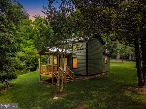 $495,000 | 2303 West Hoover Road, Haywood, VA 22722