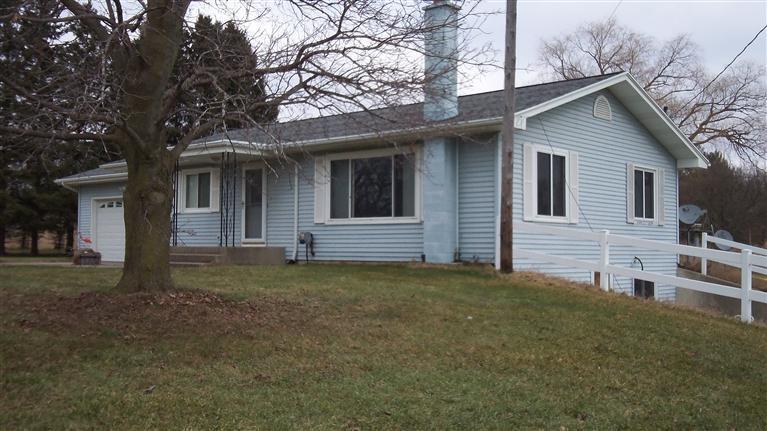 484 Lincoln Lake Avenue Southeast Lowell, MI 49331 - Photo 1 of 14 Primary Photo