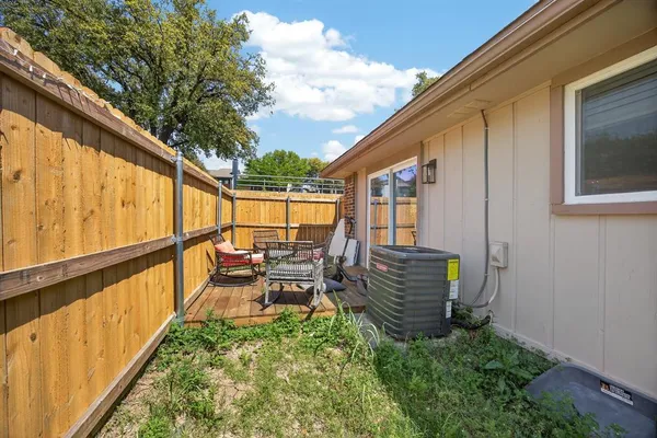 $1,950 | 2621 Amherst Court, Irving, TX 75038