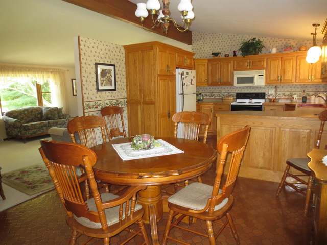 4860 River Bend Road Rhinelander, WI 54501 - Photo 4 of 20 Gallery Image 4