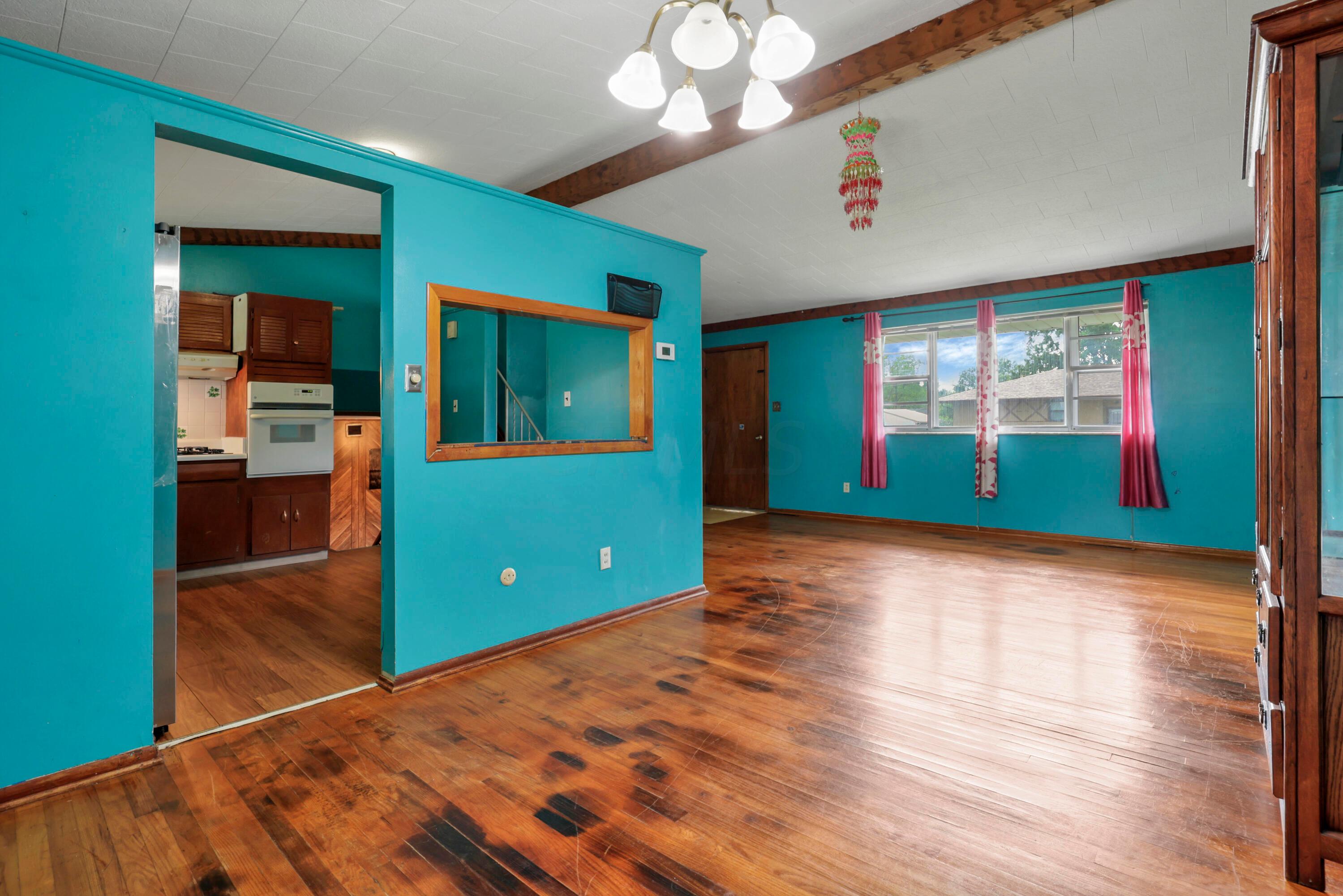 1355 Thurell Road Columbus, OH 43229 - Photo 8 of 59 0N4A2806