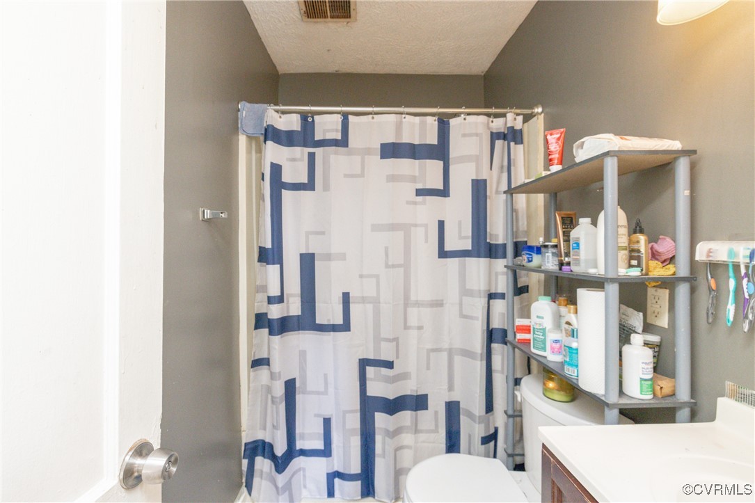 3425 Reynolds Road Richmond, VA 23223 - Photo 14 of 15 Full bath with vanity
