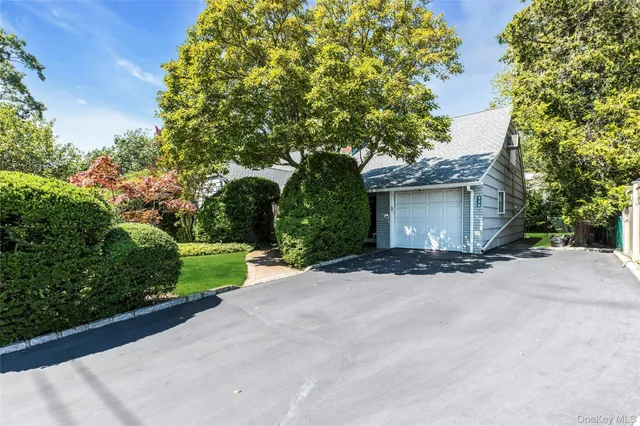 $799,900 | 335 Smith Street, Merrick, NY 11566