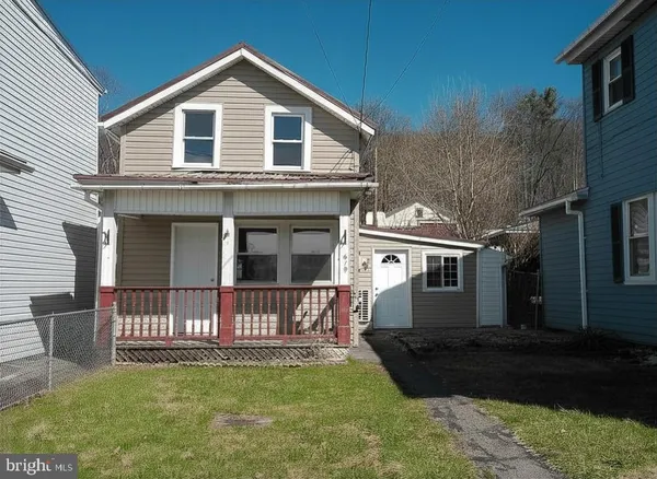 $1,100 | 619 East Grand Avenue, Tower City, PA 17980
