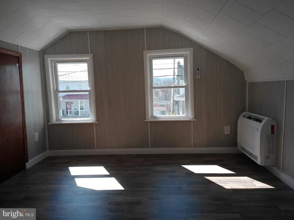 $1,100 | 619 East Grand Avenue, Tower City, PA 17980