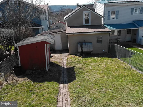 $1,100 | 619 East Grand Avenue, Tower City, PA 17980