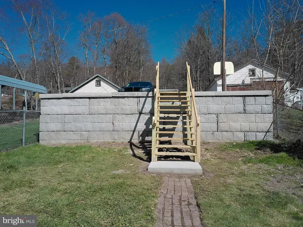 $1,100 | 619 East Grand Avenue, Tower City, PA 17980