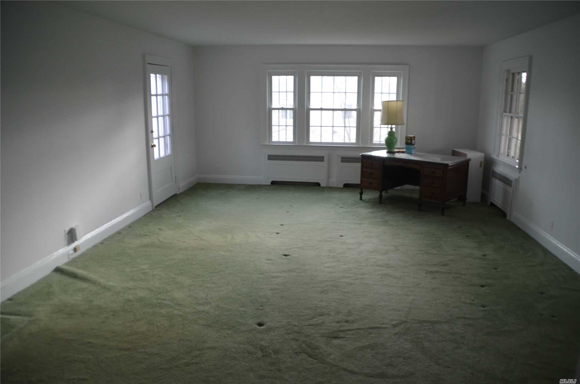 2320 Surrey Lane Baldwin, NY 11510 - Photo 15 of 20