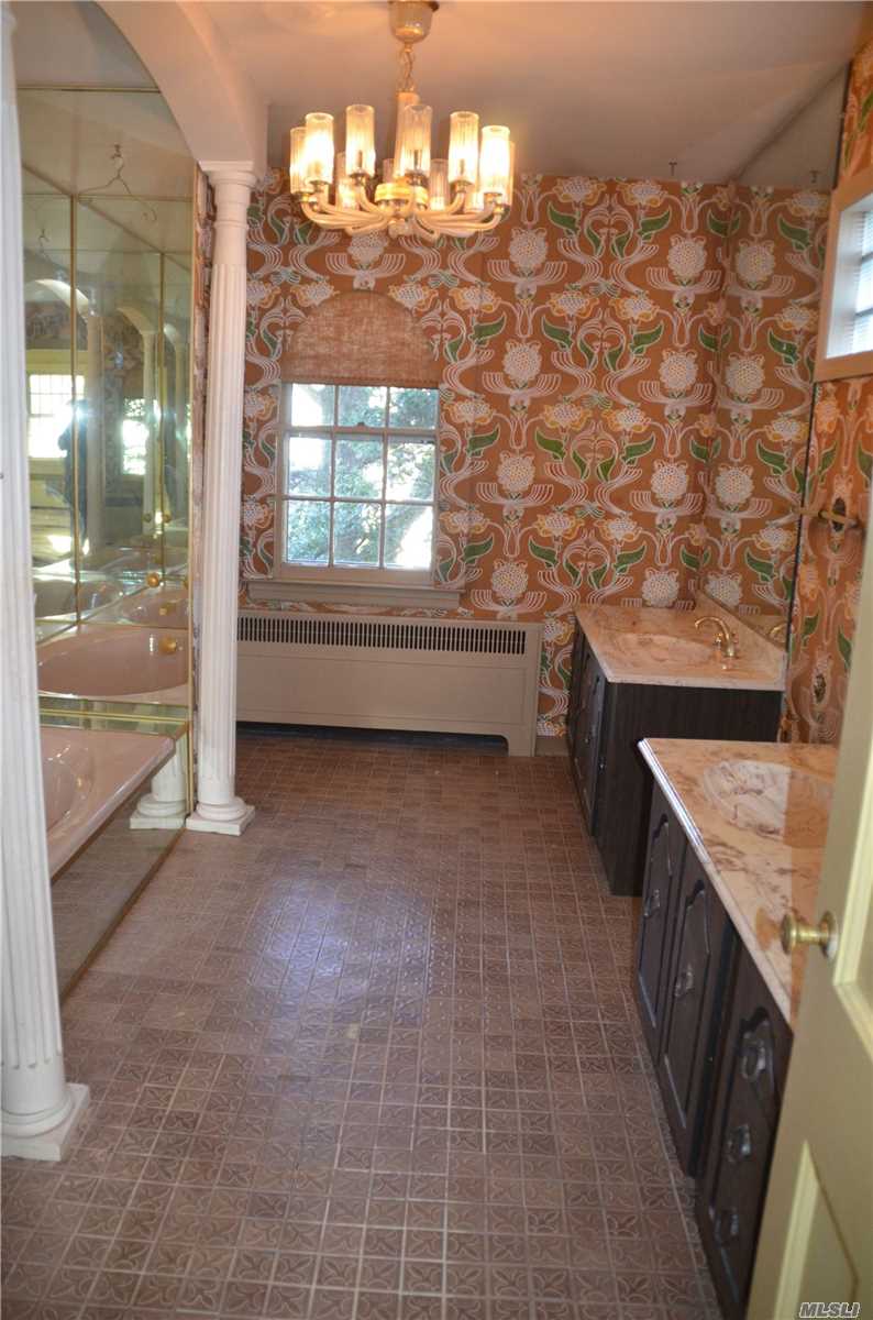 2320 Surrey Lane Baldwin, NY 11510 - Photo 16 of 20