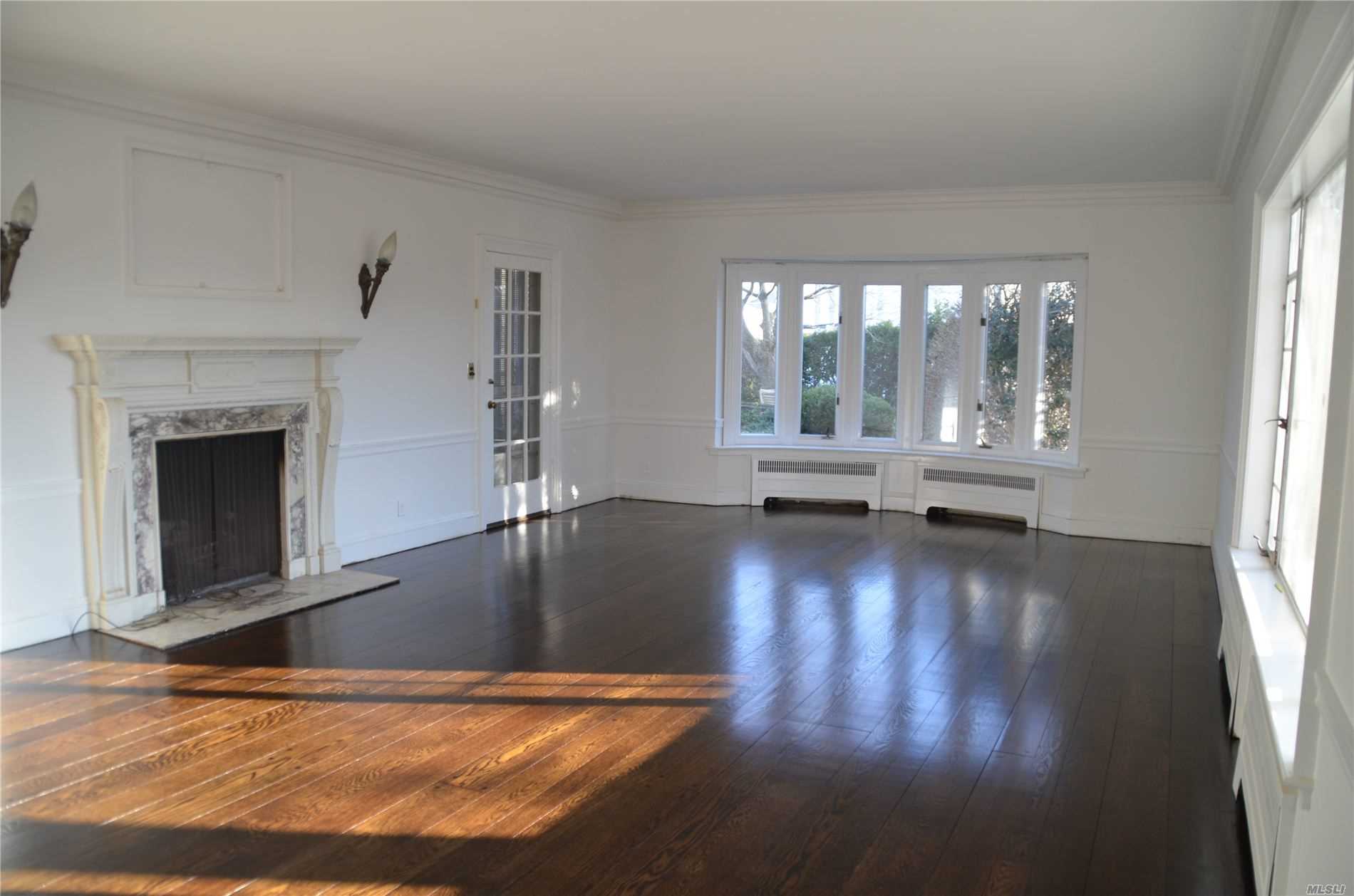 2320 Surrey Lane Baldwin, NY 11510 - Photo 4 of 20