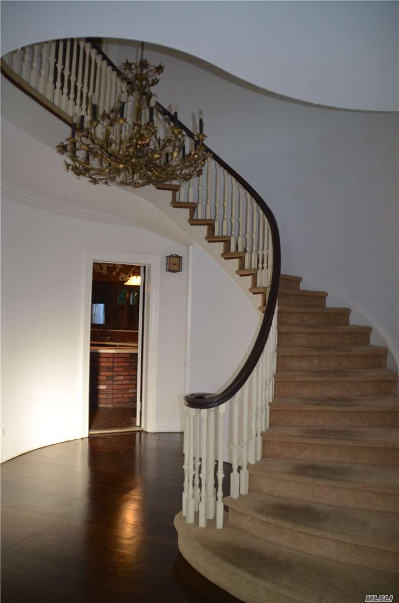 2320 Surrey Lane Baldwin, NY 11510 - Photo 7 of 20