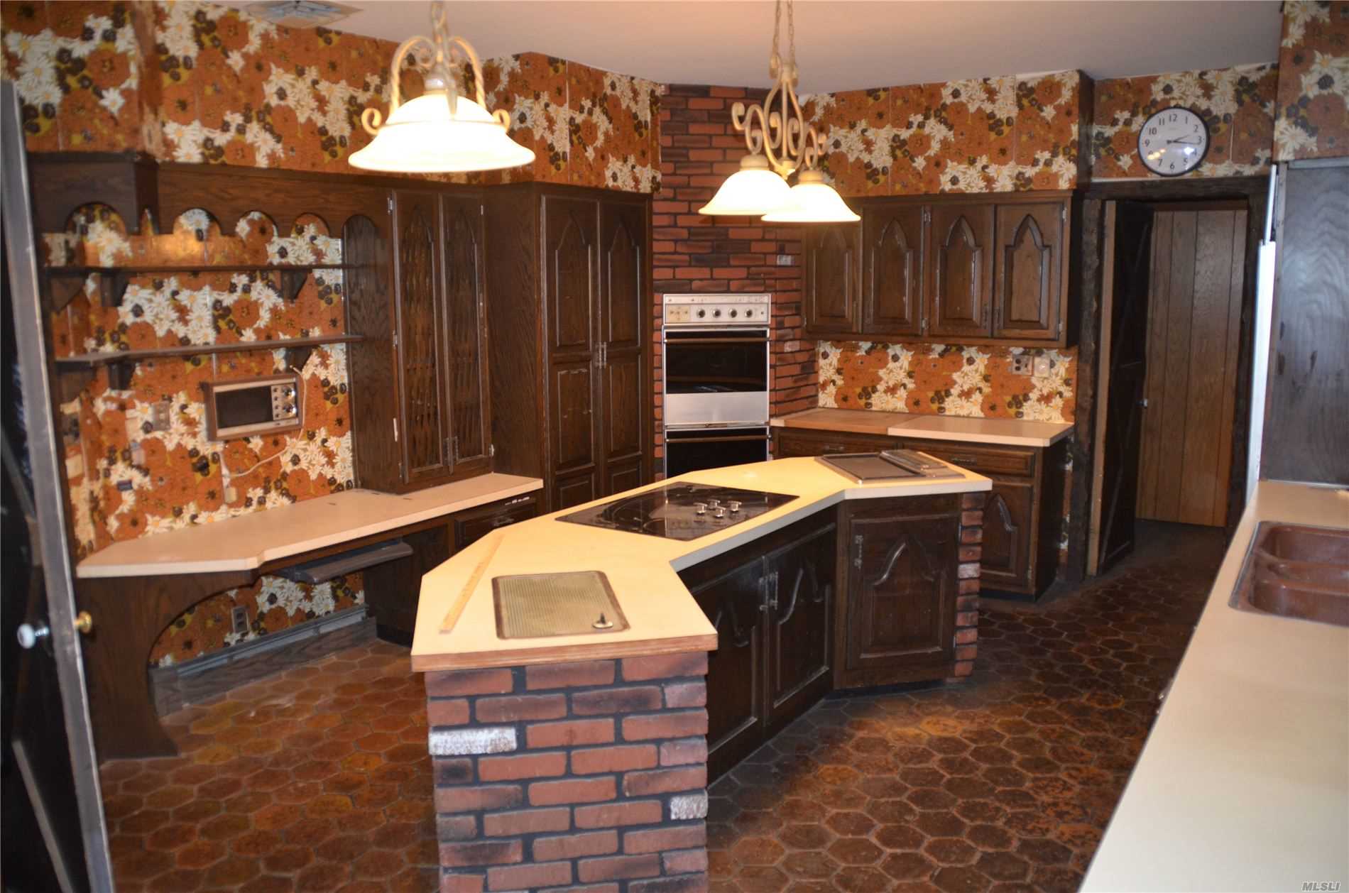 2320 Surrey Lane Baldwin, NY 11510 - Photo 9 of 20