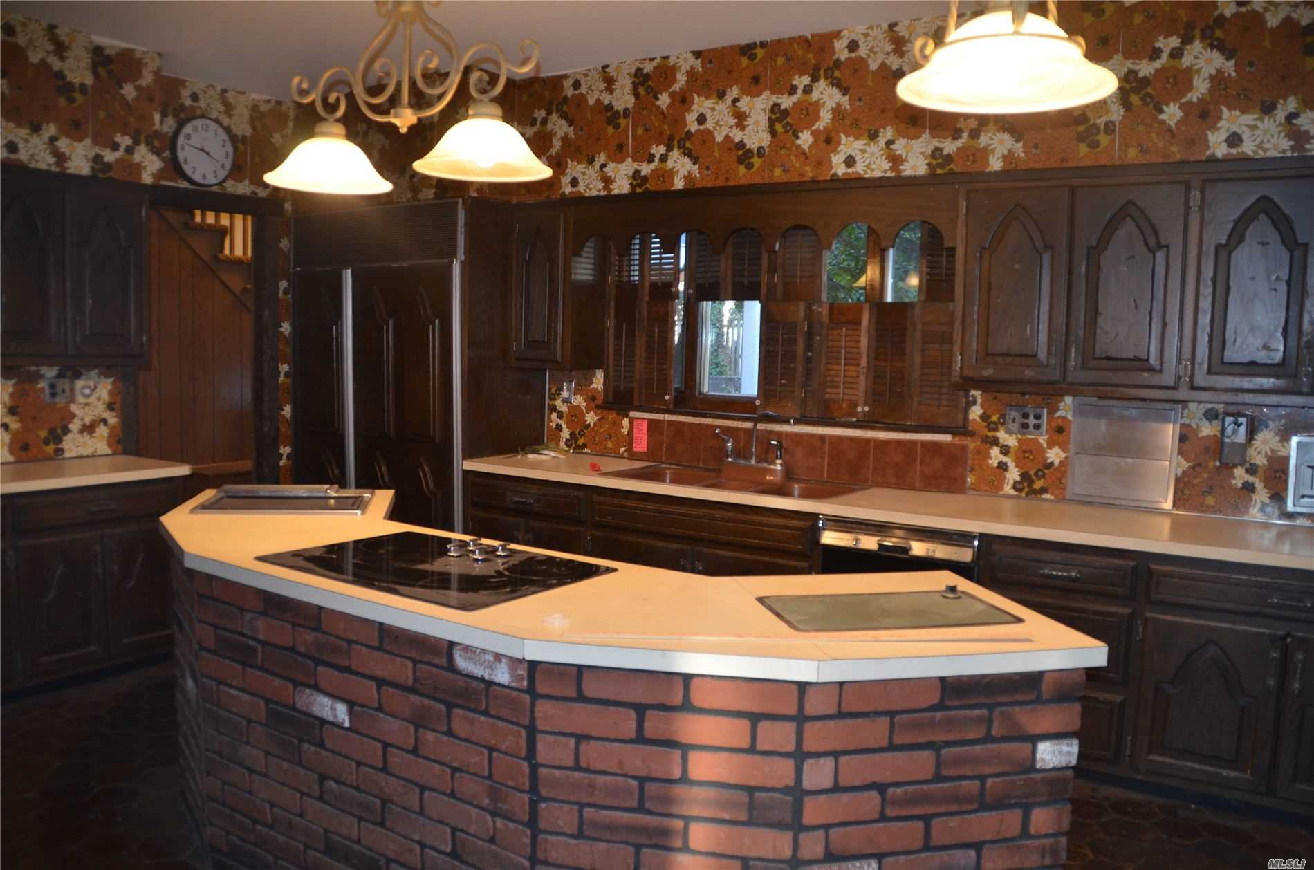 2320 Surrey Lane Baldwin, NY 11510 - Photo 10 of 20