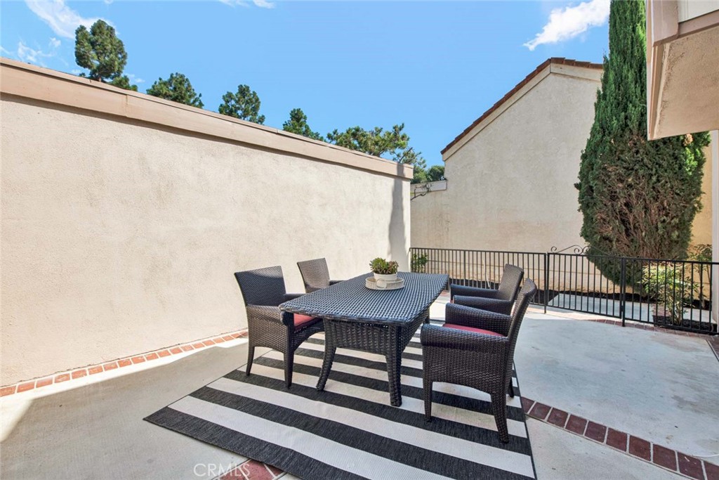 60 Willow Tree Lane Irvine, CA 92612 - Photo 14 of 74