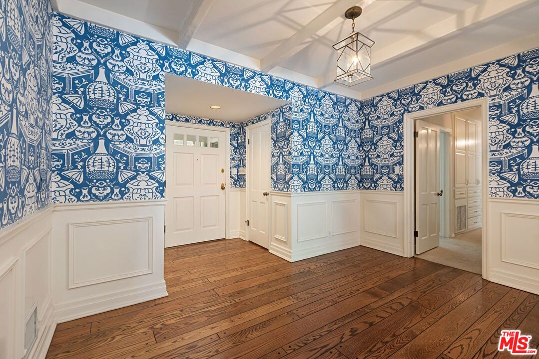 791 North Bundy Drive Los Angeles, CA 90049 - Photo 6 of 33 a view of entryway with wooden floor
