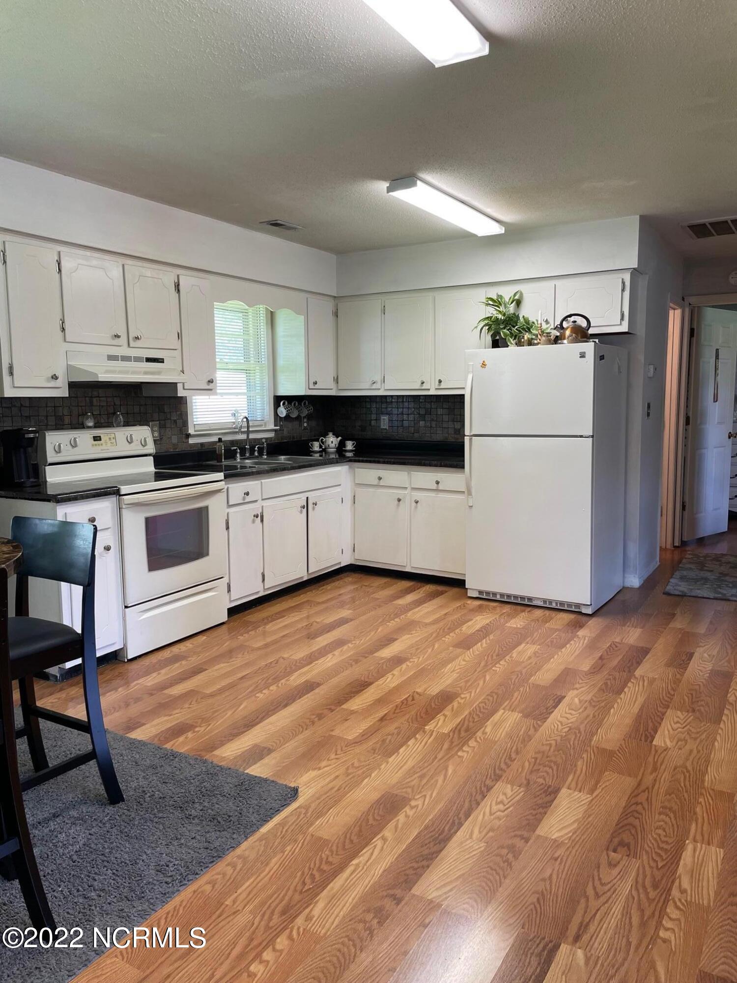 705 Roberts Road Newport, NC 28570 - Photo 8 of 14 6