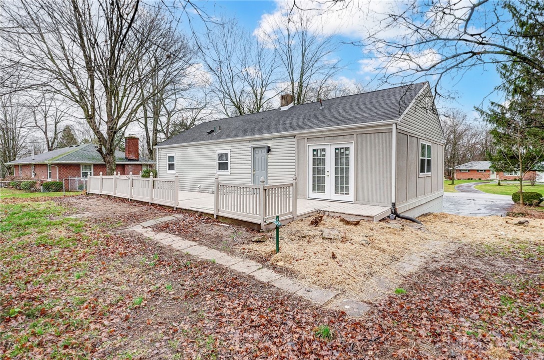 4461 River Ridge Road Dayton, OH 45415 - Photo 3 of 38 Rear