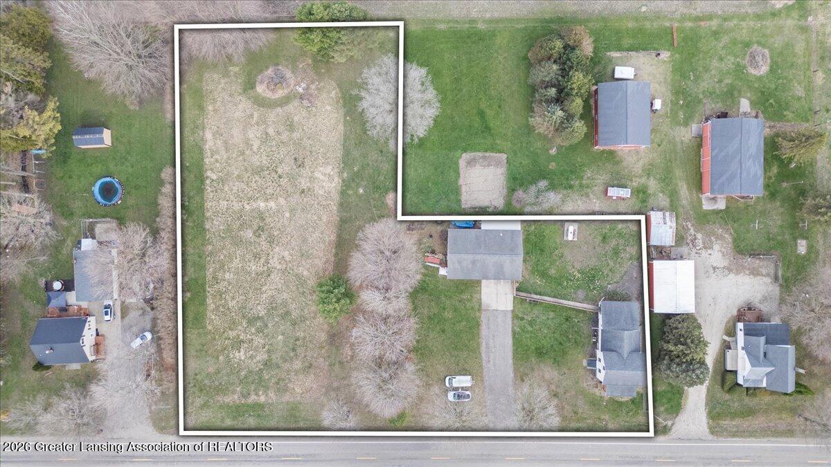 2304 North Chester Road Charlotte, MI 48813 - Photo 4 of 46 03-Media Jett - 09.2
