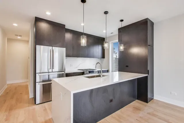 $649,000 | 3339 North Ridgeway Avenue, Unit 2N, Chicago, IL 60618