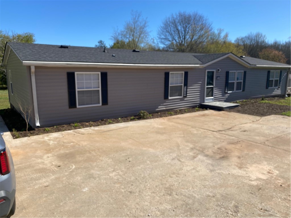 1065 Erskine Road, Unit 18 Anderson, SC 29621 - Photo 1 of 19