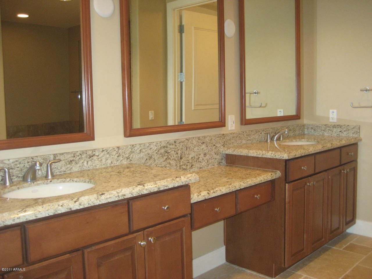2211 East Camelback Road, Unit 604 Phoenix, AZ 85016 - Photo 6 of 9 Master bath