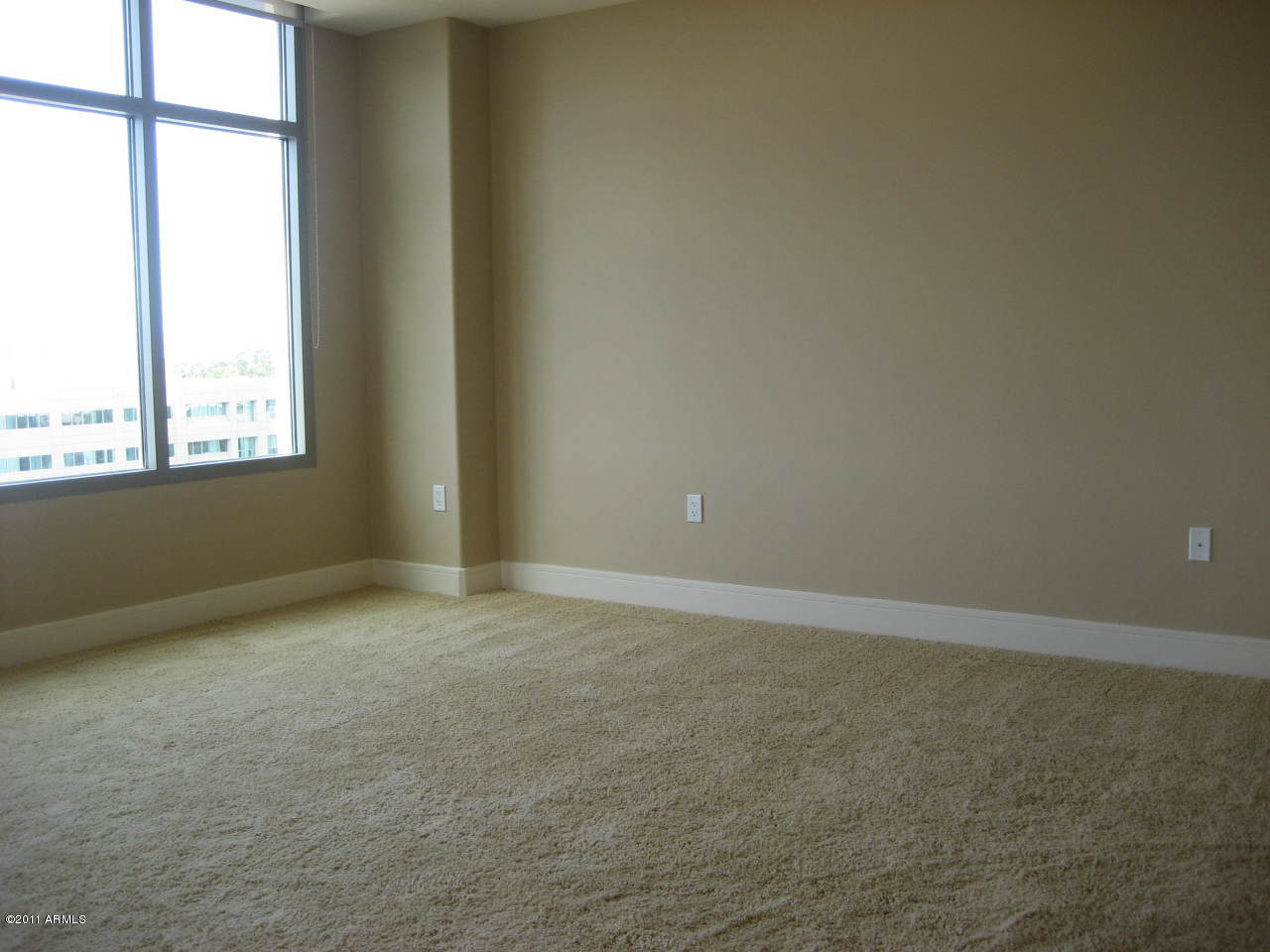 2211 East Camelback Road, Unit 604 Phoenix, AZ 85016 - Photo 9 of 9 Master suite