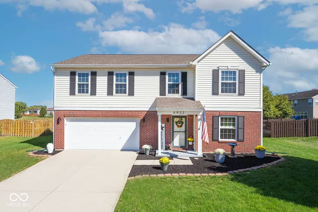 $337,500 | 6922 West Briarwood Boulevard, New Palestine, IN 46163