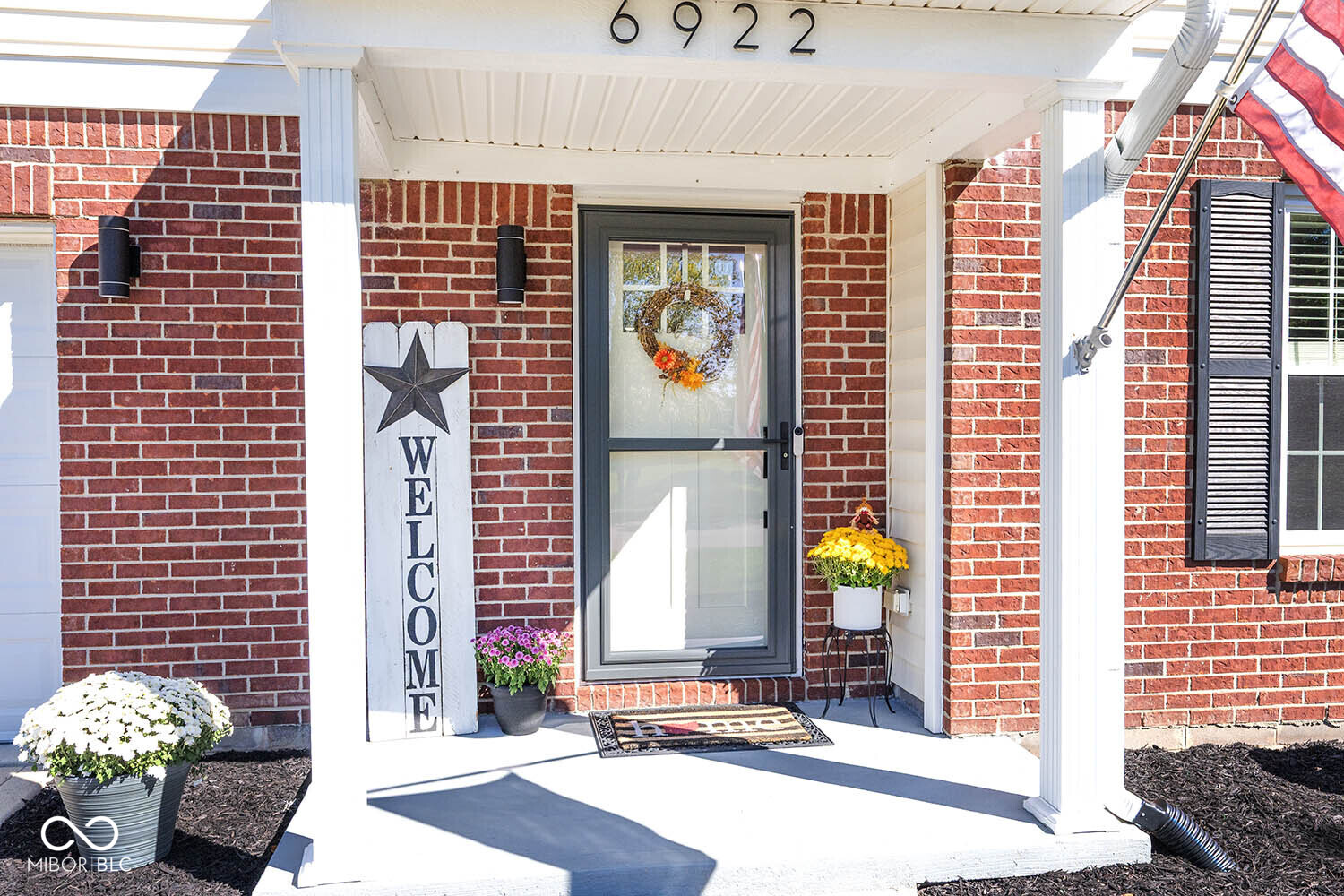 6922 West Briarwood Boulevard New Palestine, IN 46163 - Photo 2 of 47