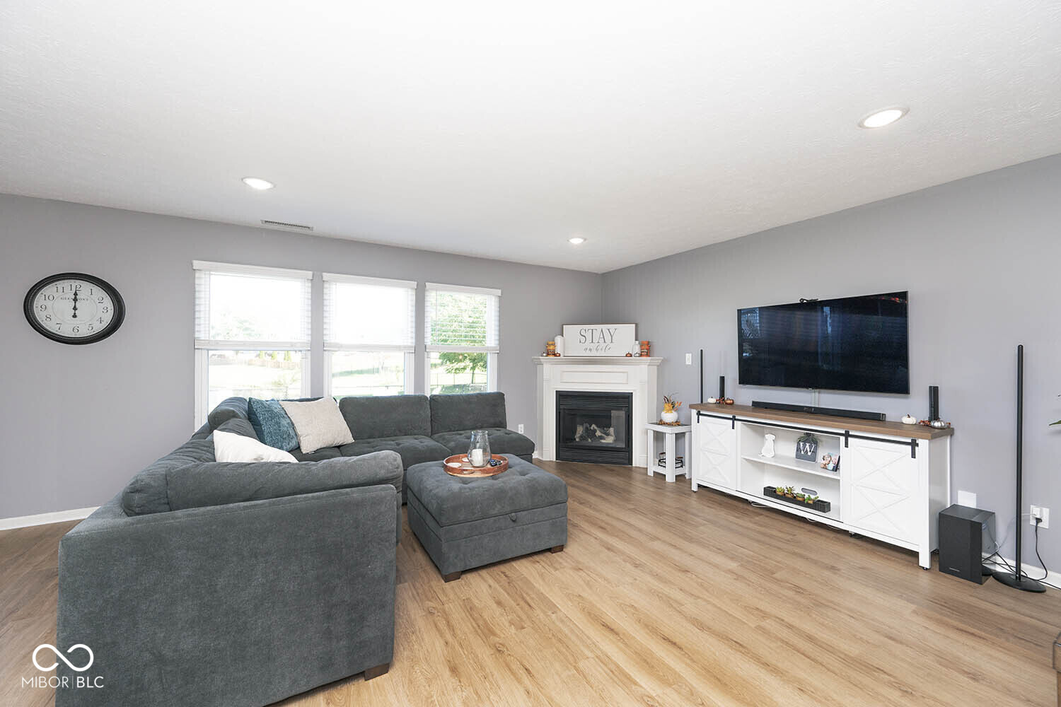 6922 West Briarwood Boulevard New Palestine, IN 46163 - Photo 8 of 47