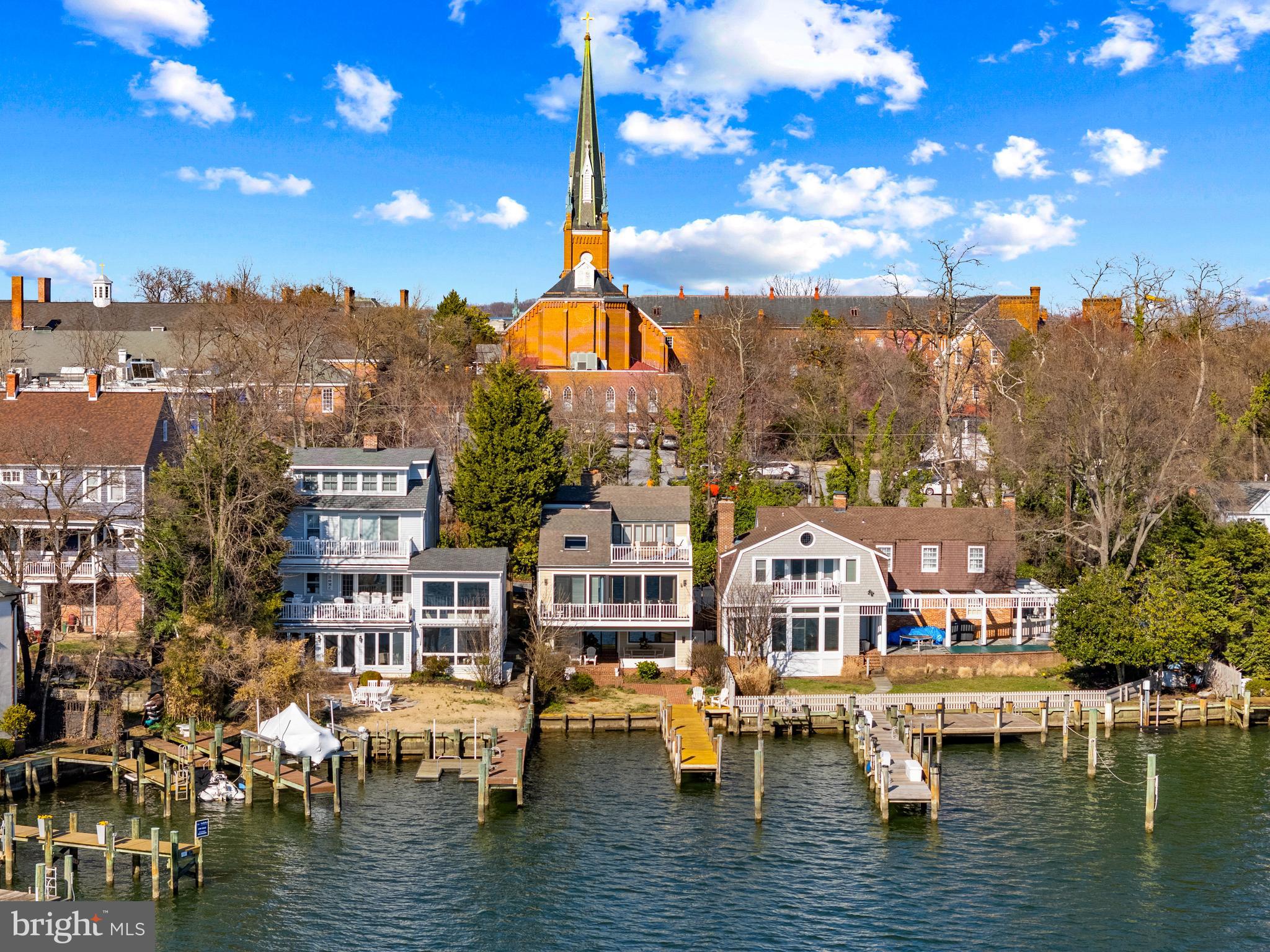 Welcome to 9 Shipwright St on Spa Creek!