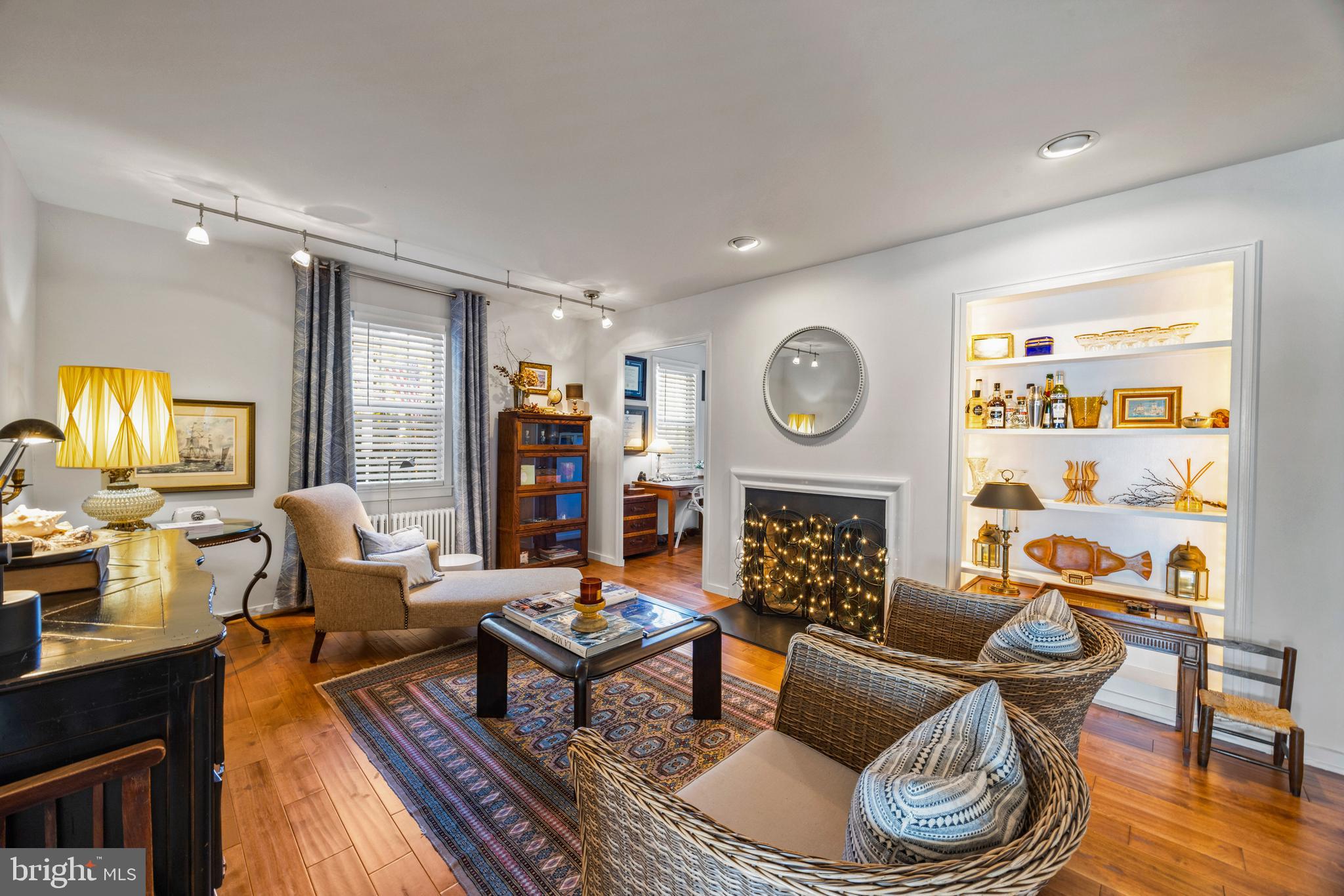 9 Shipwright Street Annapolis, MD 21401 - Photo 10 of 46 Living room