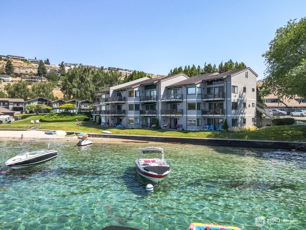 104 Spader Bay Road, Unit 47 Chelan, WA 98816 - Photo 2 of 34