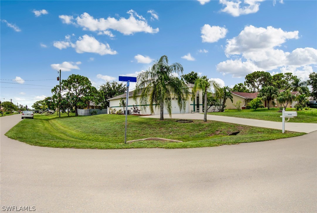 18205 Apple Road Fort Myers, FL 33967 - Photo 20 of 25 a view of a volley ball court